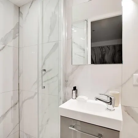 Cosy With Air Conditioning -near Montmartre Parigi